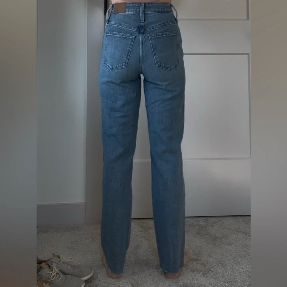 Madewell-Light Blue High-Rise Straight Leg Jeans - Women - Picture 5 of 5